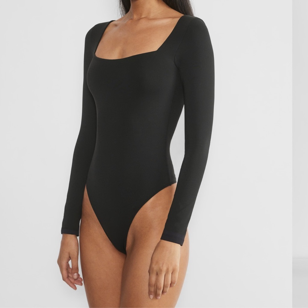 ARITZIA BABATON SQUARE NECK LONG SLEEVE CONTOUR BODYSUIT BLACK - SIZE XS